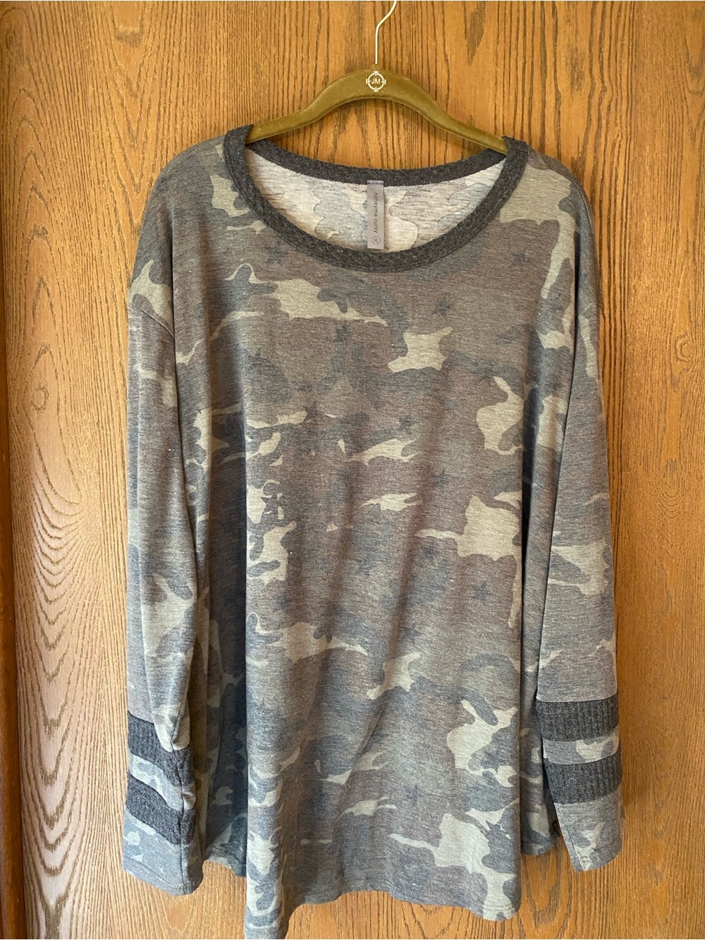 Honeyme: Camo Print Long Sleeve Crew Neck Top, Green/Gray/Brown, Size XL